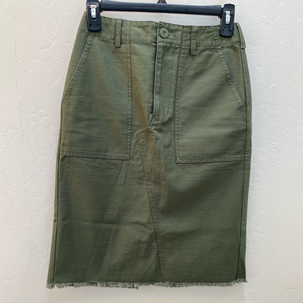 NWOT/RHC Green Cargo Skirt Size XS